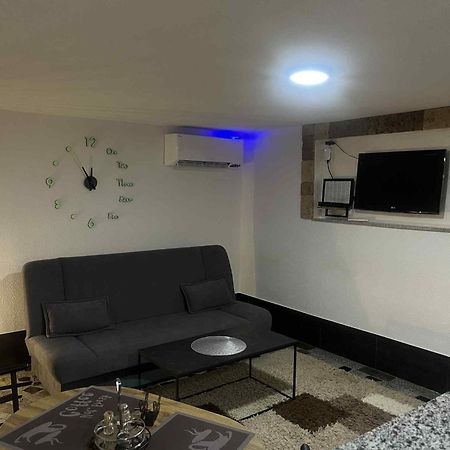 Studio Apartman Azra Kulen Vakuf Extérieur photo