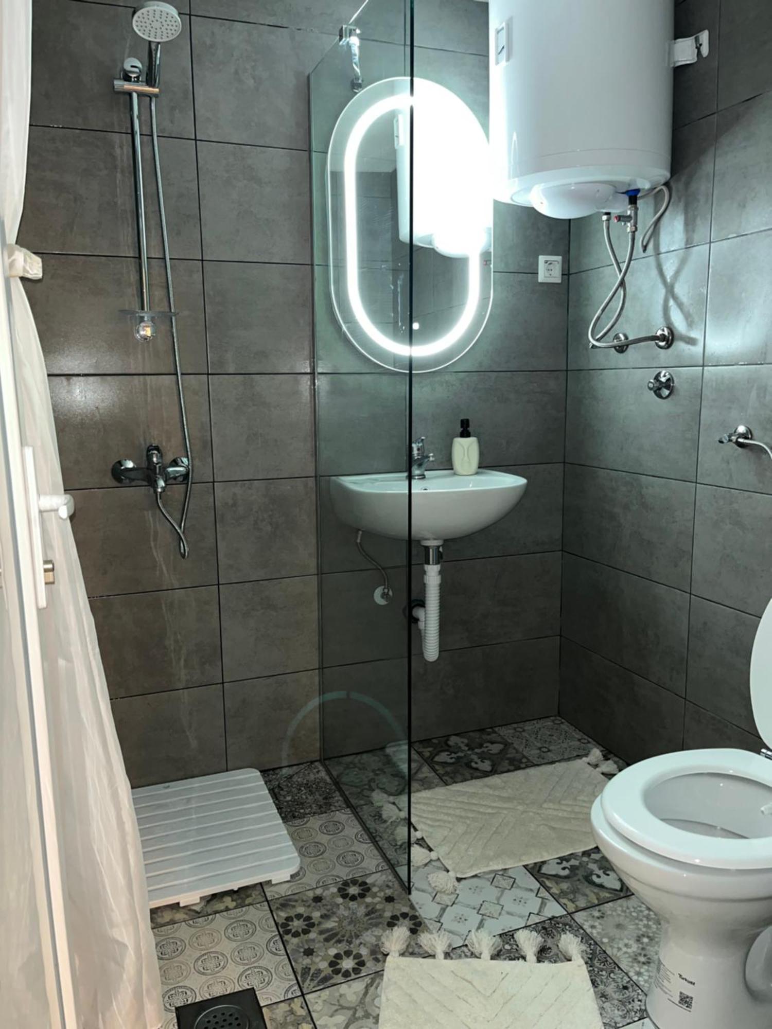 Studio Apartman Azra Kulen Vakuf Extérieur photo